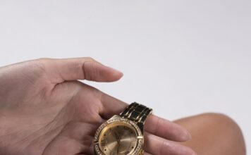 Les montres Guess pour femme un accessoire indispensable pour toutes les occasions